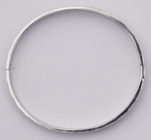 Vintage Oval Silver Tone Diamond Cut Bangle